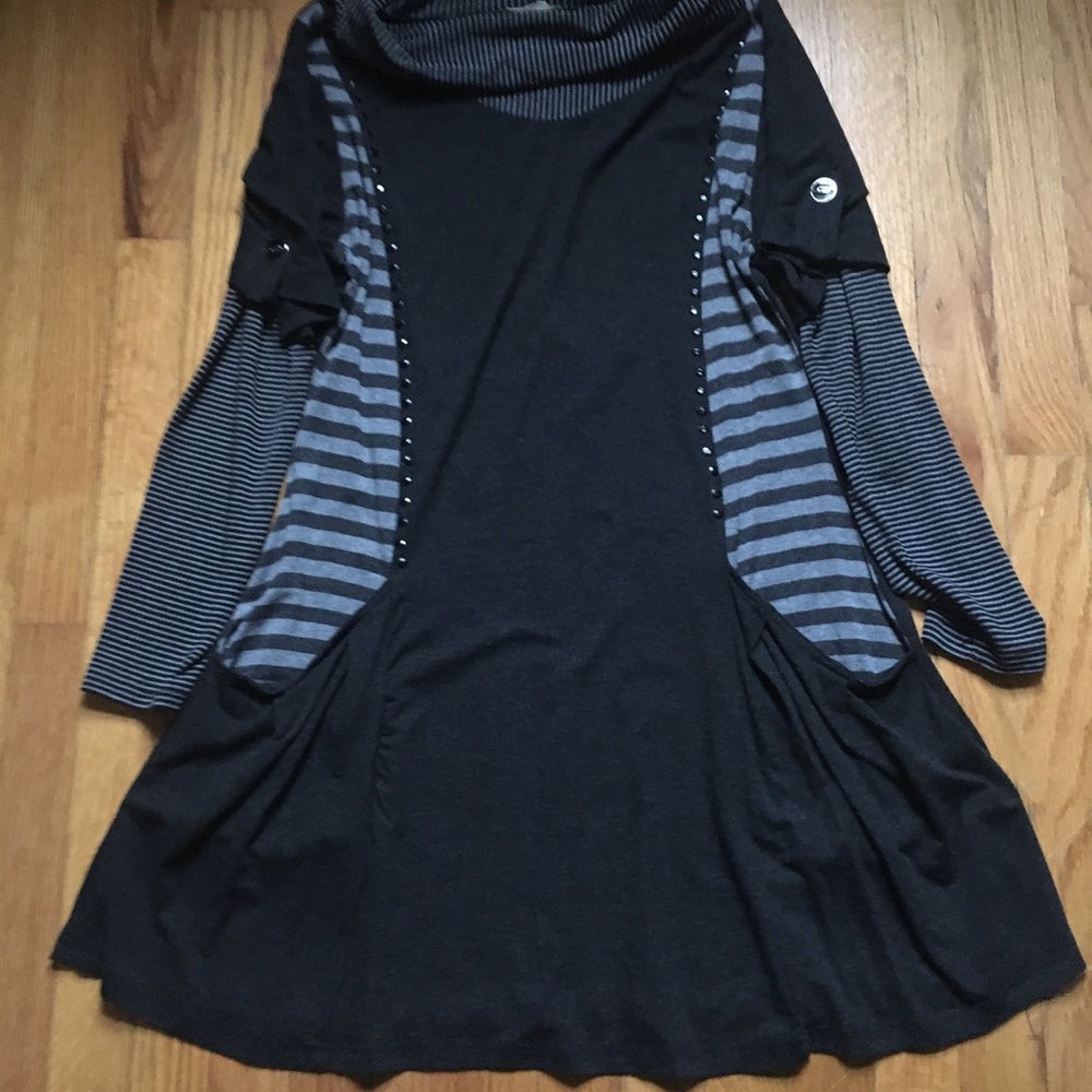 Dress - Picture 2 of 16